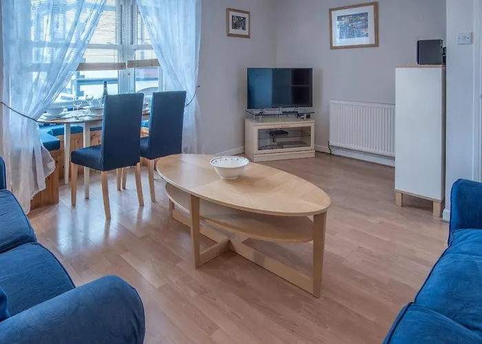 Starfish Apartment - 2 Bedroom Apartment - Tenby